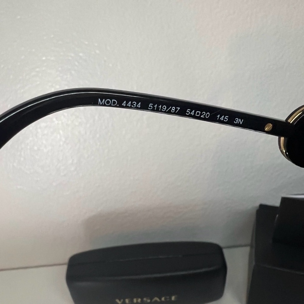 Versace Sunglasses. NEW VE4434 - Picture 13 of 14